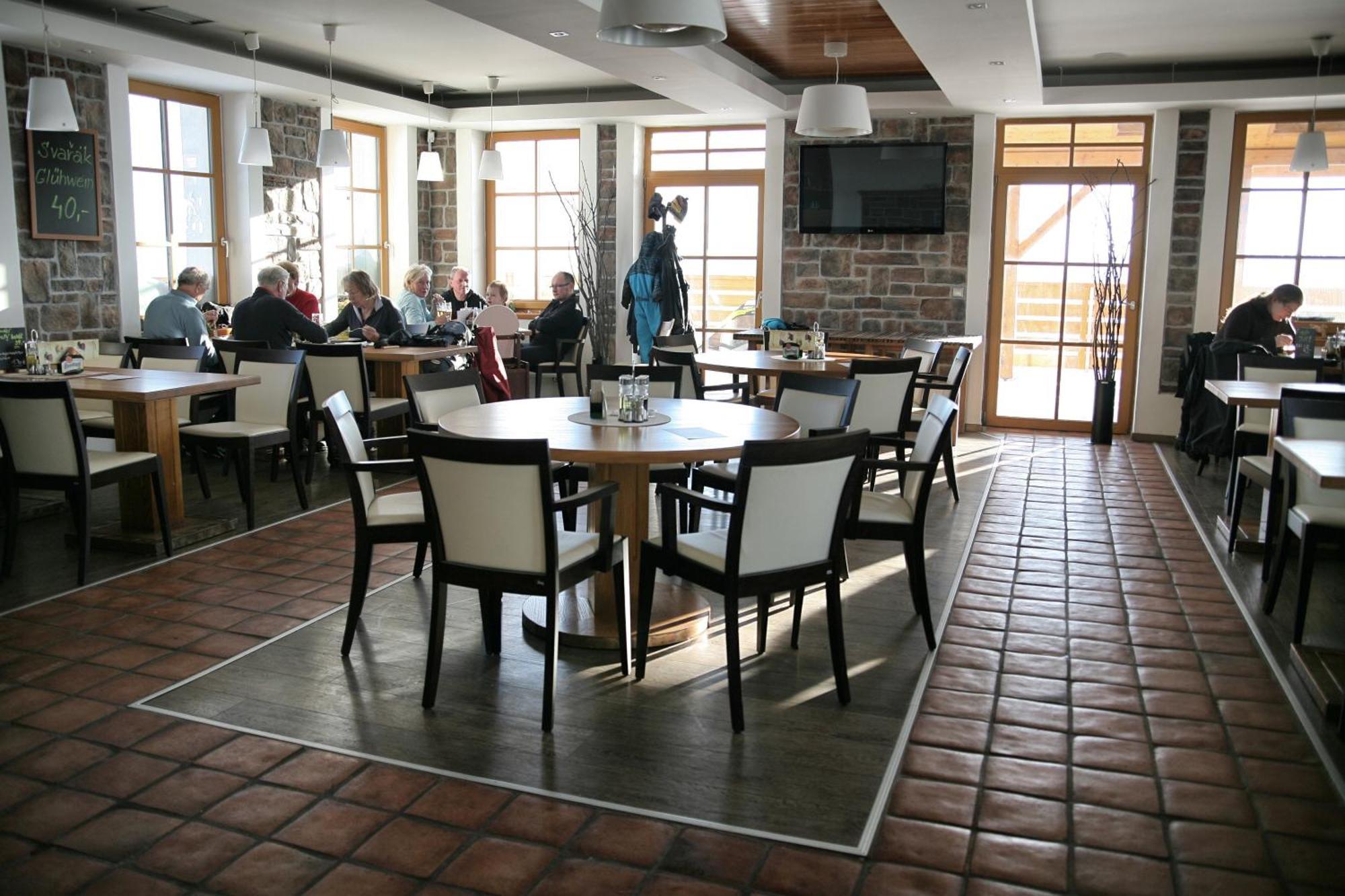 Hotel Krusnohorsky Dvur Cinovec Ngoại thất bức ảnh
