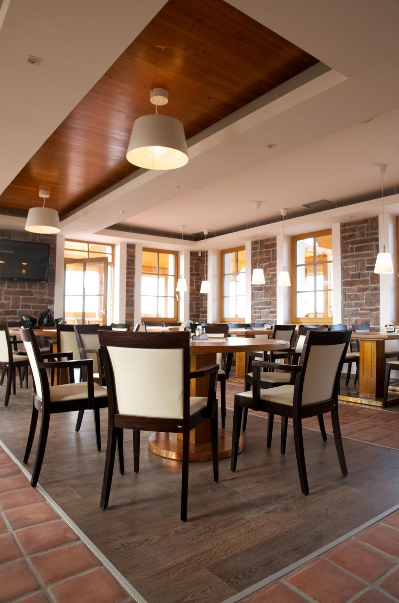 Hotel Krusnohorsky Dvur Cinovec Ngoại thất bức ảnh