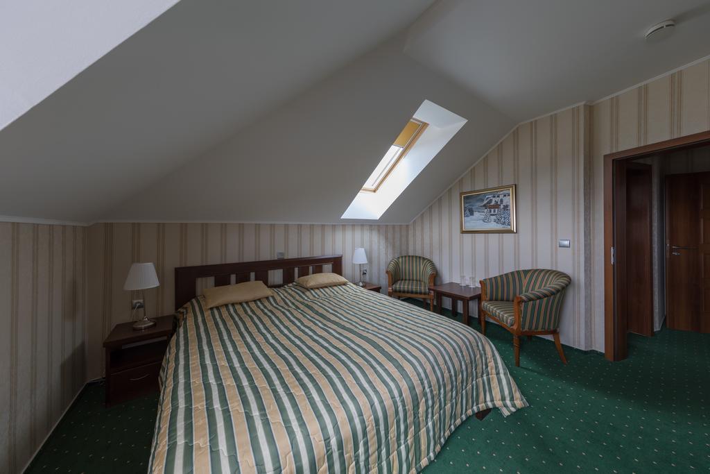 Hotel Krusnohorsky Dvur Cinovec Ngoại thất bức ảnh